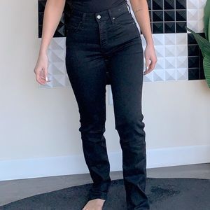 Levi's Women's 724 High Rise Straight Jeans, Soft Black